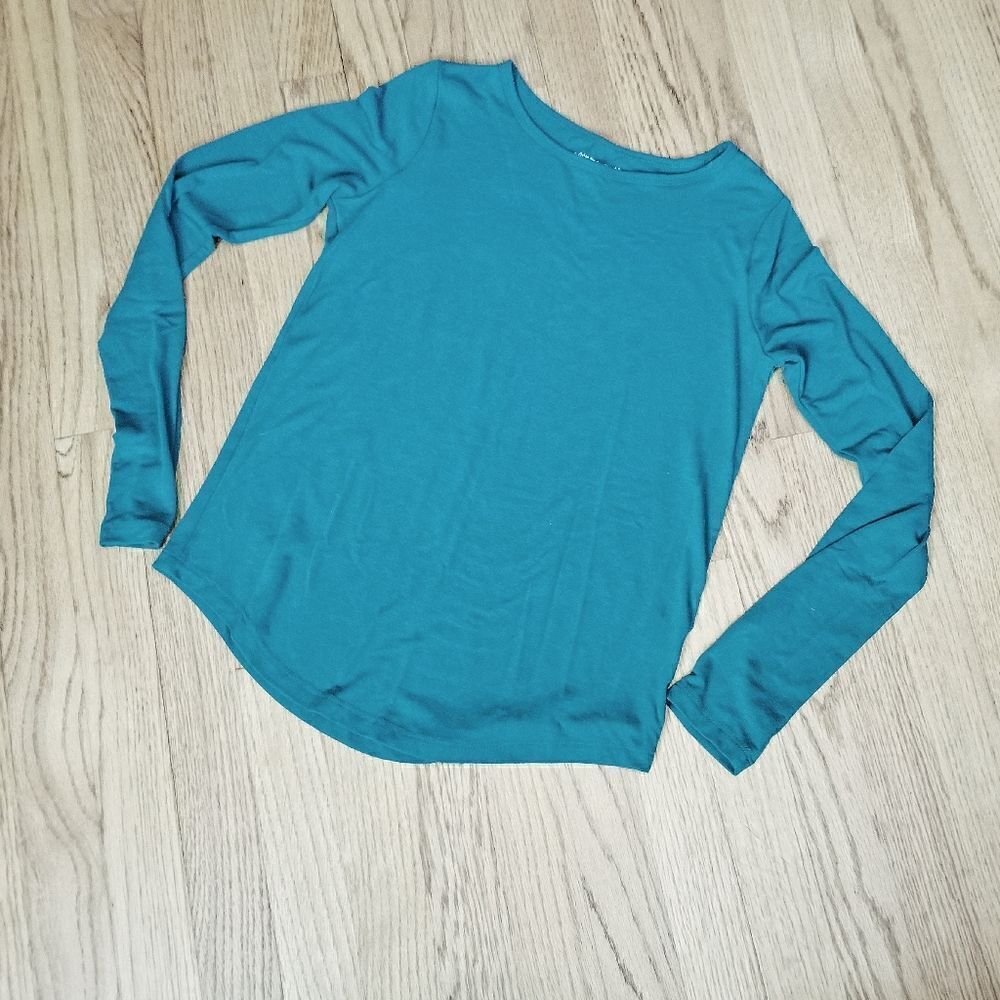 🌻💥HP💥Basic Long Sleeve Tee - Picture 2 of 11